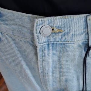 Zara Damen Denim destroyed Look Jeans helle Waschnung neu mit Etikett S/36 Five Pocket – Größe 36 – Blau – Bild 4 von 11