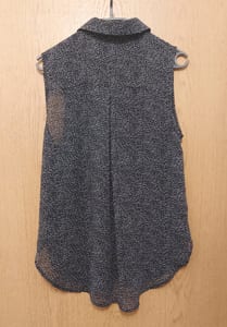 Damen Ärmellose Bluse mit Punktmuster, schwarz-weiß – Größe S – Bild 2 von 4