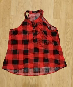 Damen Ärmelloses Top im Karo-Muster, rot-schwarz mit Schnürung – Größe M