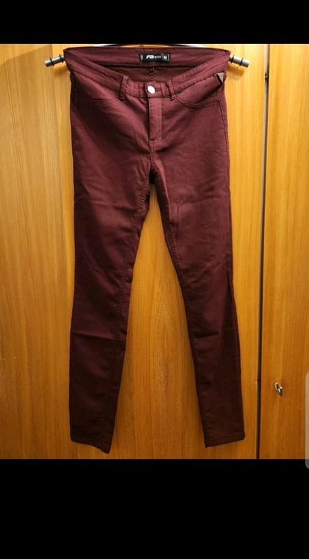 Damen Bordeauxrote Stoffhose FB sister Hose Gr. M dunkelrot – Bild 2 von 6