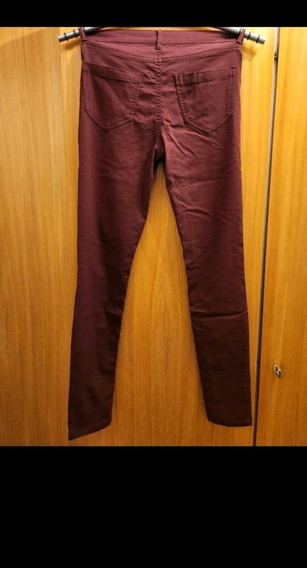 Damen Bordeauxrote Stoffhose FB sister Hose Gr. M dunkelrot – Bild 3 von 6