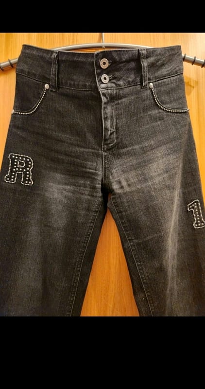Damen Schwarze Bootcut-Jeans + Nieten + Buchstaben-Applikation Apple Jeans Gr. 28 – Bild 3 von 6