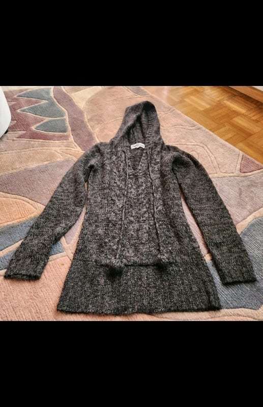 Damen Grau melierter Strickpullover mit Kapuze und Zopfmuster Clockhouse Gr. S – Bild 2 von 5