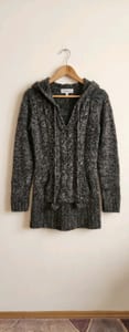 Damen Grau melierter Strickpullover mit Kapuze und Zopfmuster Clockhouse Gr. S