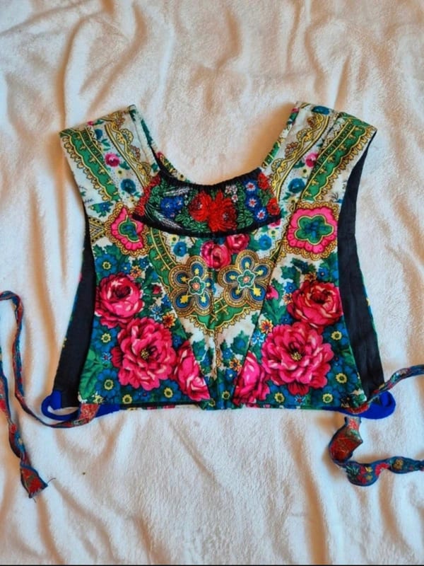Damen Bunte Blumen-Weste mit Schnürung – Größe XS – Bild 2 von 3
