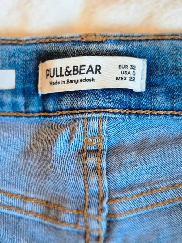 Damen Skinny Jeans mit Fransensaum – Hellblau, used – Größe 32 – Bild 4 von 4