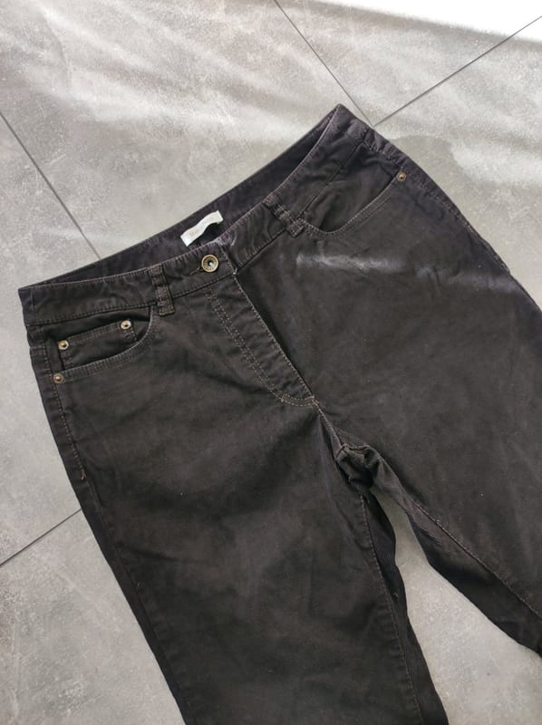 Damen Cordhose in Dunkelbraun, gerade geschnitten – Größe 40 – Bild 2 von 6