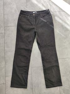 Damen Cordhose in Dunkelbraun, gerade geschnitten – Größe 40