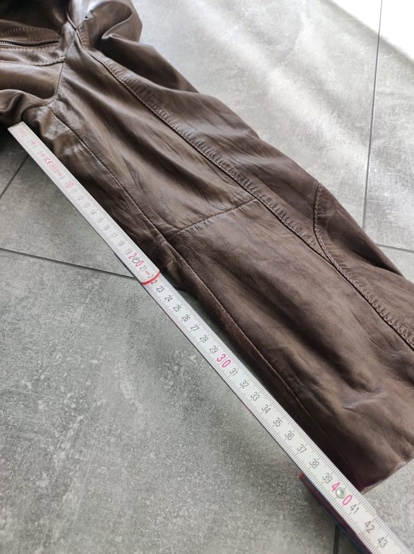 Damen Braune Lederjacke mit Reißverschlusstaschen – Größe 46 – Bild 10 von 10