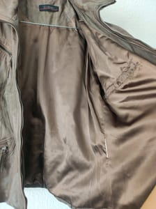 Damen Braune Lederjacke mit Reißverschlusstaschen – Größe 46 – Bild 5 von 10