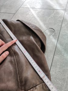 Damen Braune Lederjacke mit Reißverschlusstaschen – Größe 46 – Bild 8 von 10
