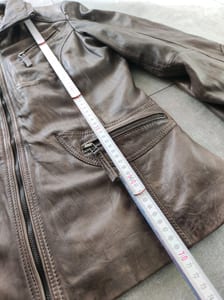 Damen Braune Lederjacke mit Reißverschlusstaschen – Größe 46 – Bild 9 von 10