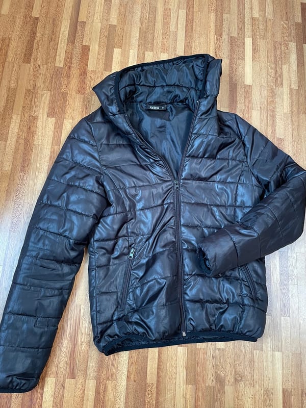 Gesteppte Damenjacke mit Kapuze – schwarz – Größe 38 – Bild 2 von 10