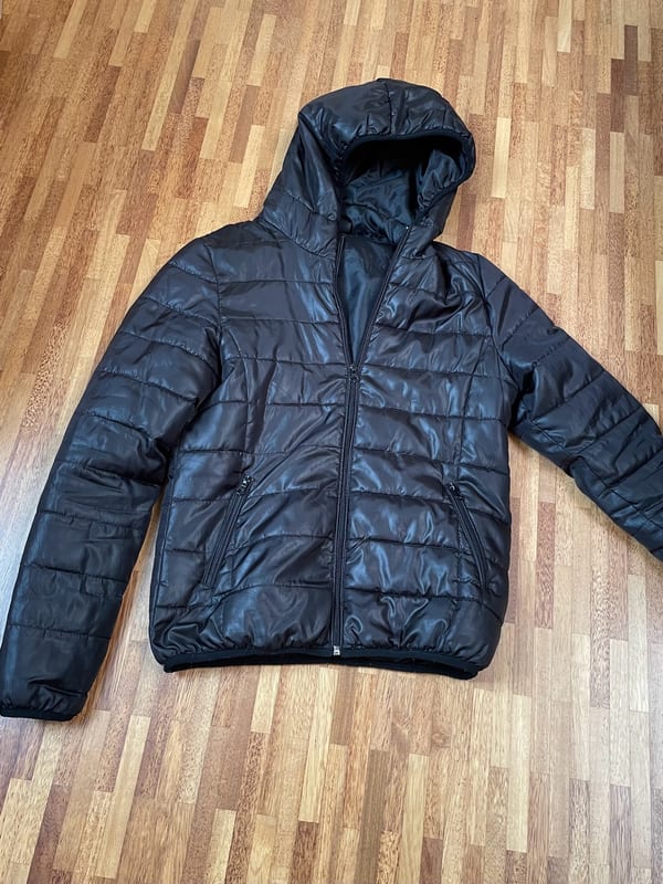 Gesteppte Damenjacke mit Kapuze – schwarz – Größe 38 – Bild 7 von 10