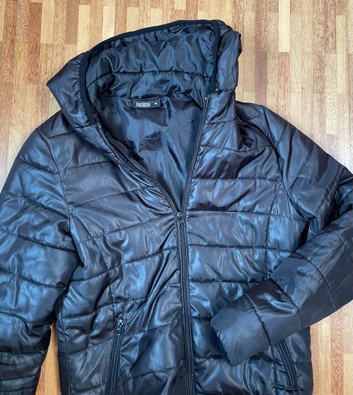 Gesteppte Damenjacke mit Kapuze – schwarz – Größe 38 – Bild 9 von 10