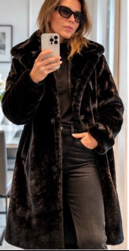 Damen BOSS Kunstfellmantel Schwarz | Luxus Felloptik Wie neu Größe 38