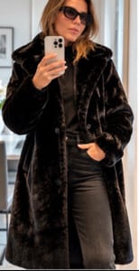Damen BOSS Kunstfellmantel Schwarz | Luxus Felloptik Wie neu Größe 38