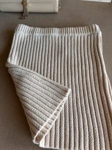Damen Schöner Grobstrickrock Beige Neu – Größe 36 – Bild 4 von 8