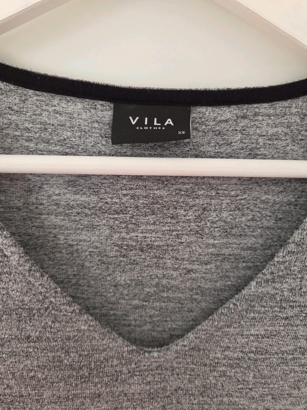 Damen Feinstrick Pullover Grau Melliert mit V-Ausschnitt – Größe XS – Bild 3 von 5