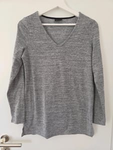 Damen Feinstrick Pullover Grau Melliert mit V-Ausschnitt – Größe XS