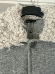 Damen Schöner Mantel Grau mit Fellkragen – Größe 34 – Bild 3 von 11