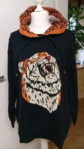 Damen Schwarzer Hoodie mit Tigermotiv und Tigerprint-Kapuze 48/50 – Größe 48