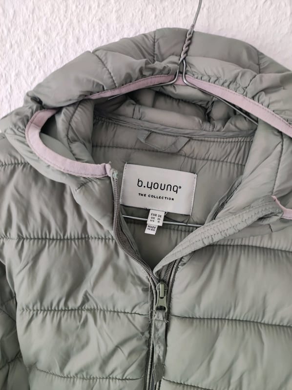 Damen Steppjacke mit Kapuze in Salbeigrün – Größe 36 – Bild 3 von 4
