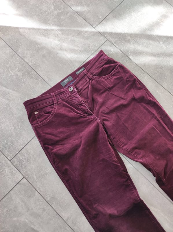 Damen Samthose in Bordeaux mit Fünf-Taschen-Schnitt – Größe 40 – Rot