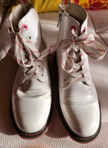 Weiße Lackstiefeletten mit rosa Sohle Mädchen Gr. 36 Catwalk – Bild 4 von 6