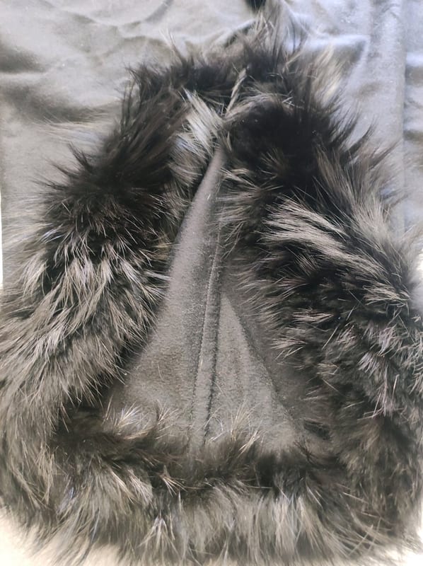 Damen Schwarzer Schal-Cape mit Fell-Kragen – Einheitsgröße – Bild 5 von 5