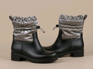Damen Schneestiefel Boots mit silbernem Steppschaft – Schwarz Graceland Gr. 36