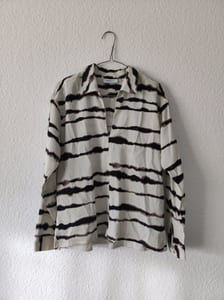 Damen Langarm-Bluse mit Streifenmuster in Beige und Schwarz – Größe S