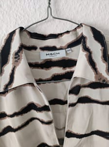 Damen Langarm-Bluse mit Streifenmuster in Beige und Schwarz – Größe S – Bild 2 von 5