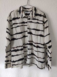 Damen Langarm-Bluse mit Streifenmuster in Beige und Schwarz – Größe S – Bild 4 von 5