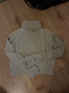 Damen Beige Strickpullover mit Rollkragen – Größe S
