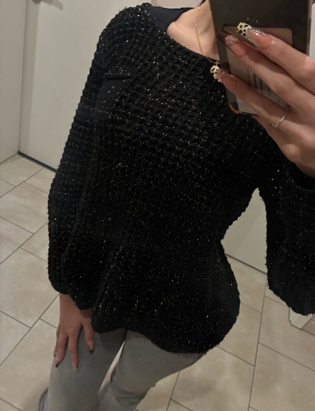 Damen Schwarzer Strickpullover mit Glitzergarn und weiten Ärmeln – Größe S