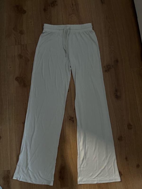 Damen Weite Jogginghose mit Kordelzug – Hellgrau – Größe S – Beige