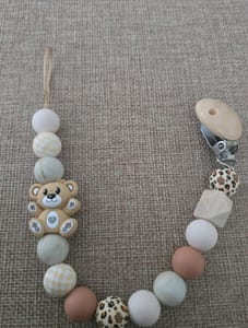 Schnullerkette mit Teddybär – Silikonperlen in Beige und Braun – Bild 2 von 2