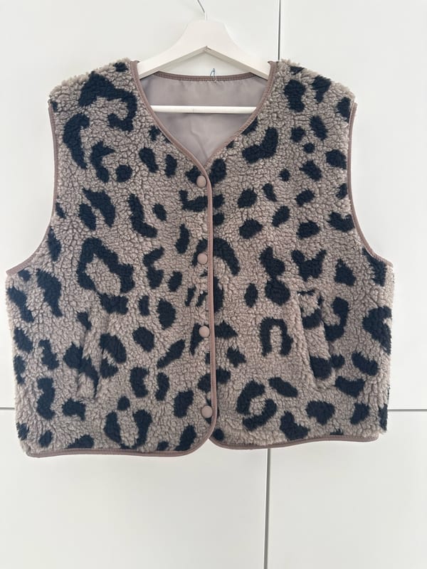 leo Teddy Weste Damen taupe schwarz – Einheitsgröße