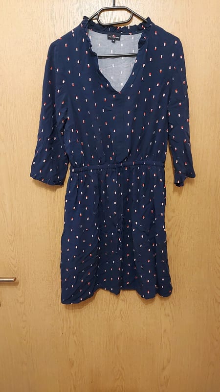 Damen Marineblaues Kleid mit kleinen Punkten, 3/4-Arm – Größe M