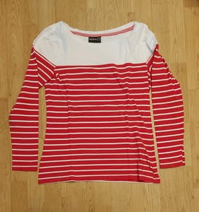 Damen Langarmshirt rot-weiß gestreift mit weißem Schulterbereich – Größe L