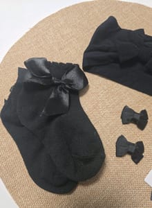 Schwarze Babysocken mit Satin-Schleife – Einheitsgröße