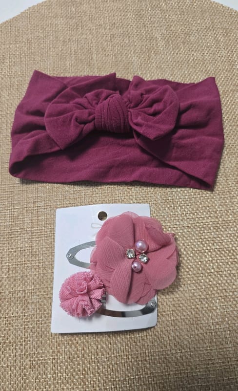 Mädchen Haarband mit Schleife in Beerenrot und Haarspangen mit Blüte – Einheitsgröße – Bild 2 von 2