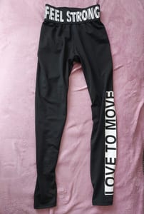 Damen Schwarze Sport-Leggings mit Schriftaufdruck – Größe S