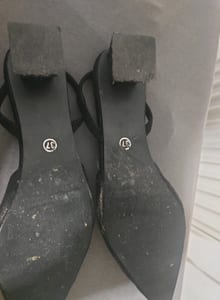 Damen Schwarze Slingback-Pumps mit Blockabsatz – spitze Zehenpartie – Größe 37 – Bild 4 von 4