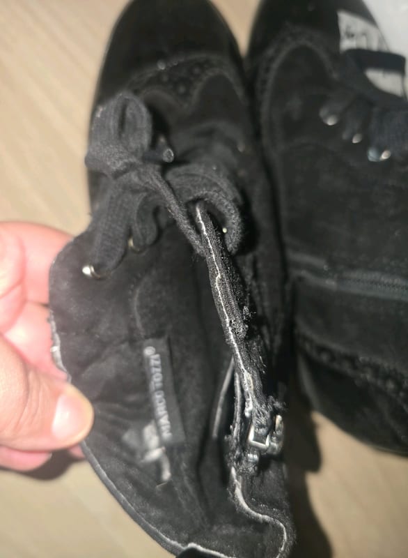 Damen Schwarze Schnürstiefeletten mit Lochmuster und Reißverschluss – Größe 40 – Bild 5 von 7