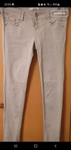 Damen Helle Skinny-Hose in Beige, Five-Pocket-Schnitt – Größe 38