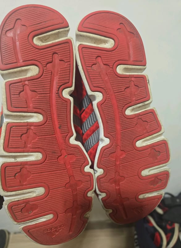 Herren Rote Sneaker mit grauen Streifen – Schuhe – Größe 41,5 – Bild 3 von 7