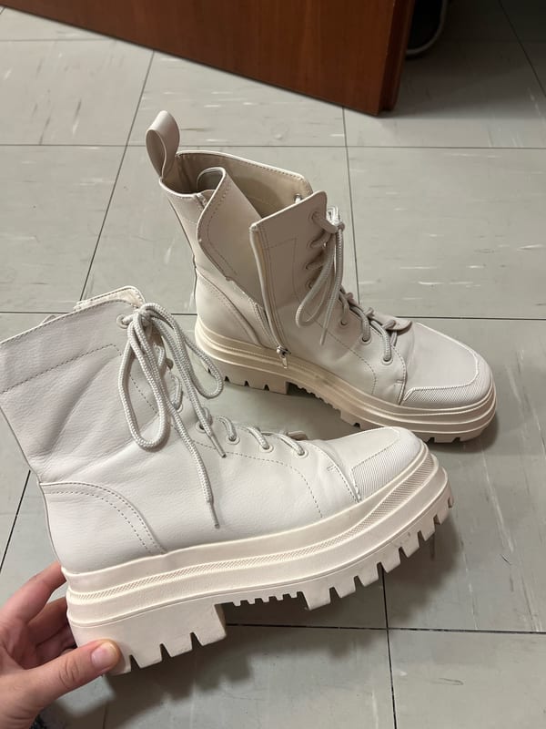 Damen Cremefarbene Schnürstiefeletten mit Plateausohle – Größe 39 – Bild 2 von 12