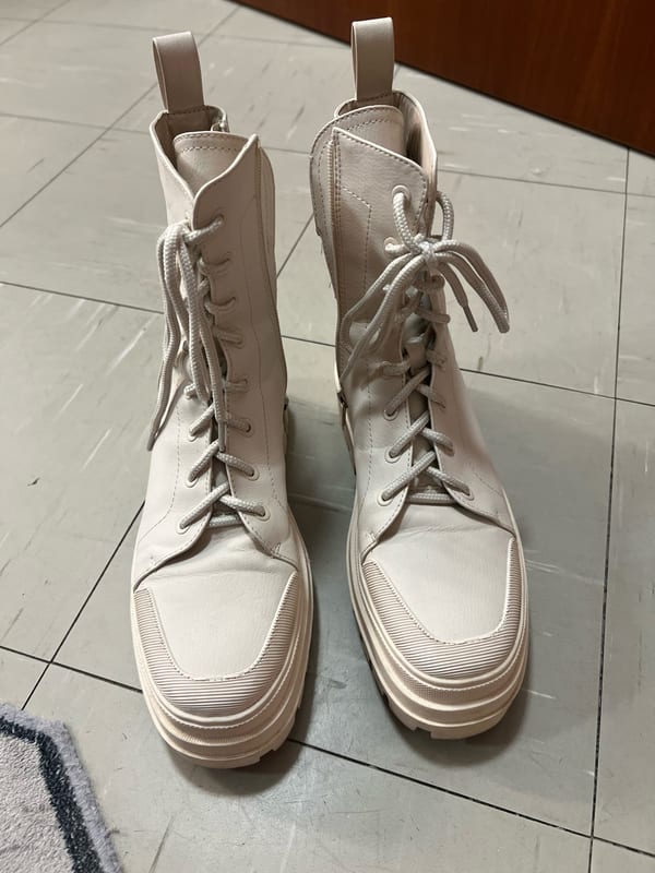 Damen Cremefarbene Schnürstiefeletten mit Plateausohle – Größe 39 – Bild 5 von 12